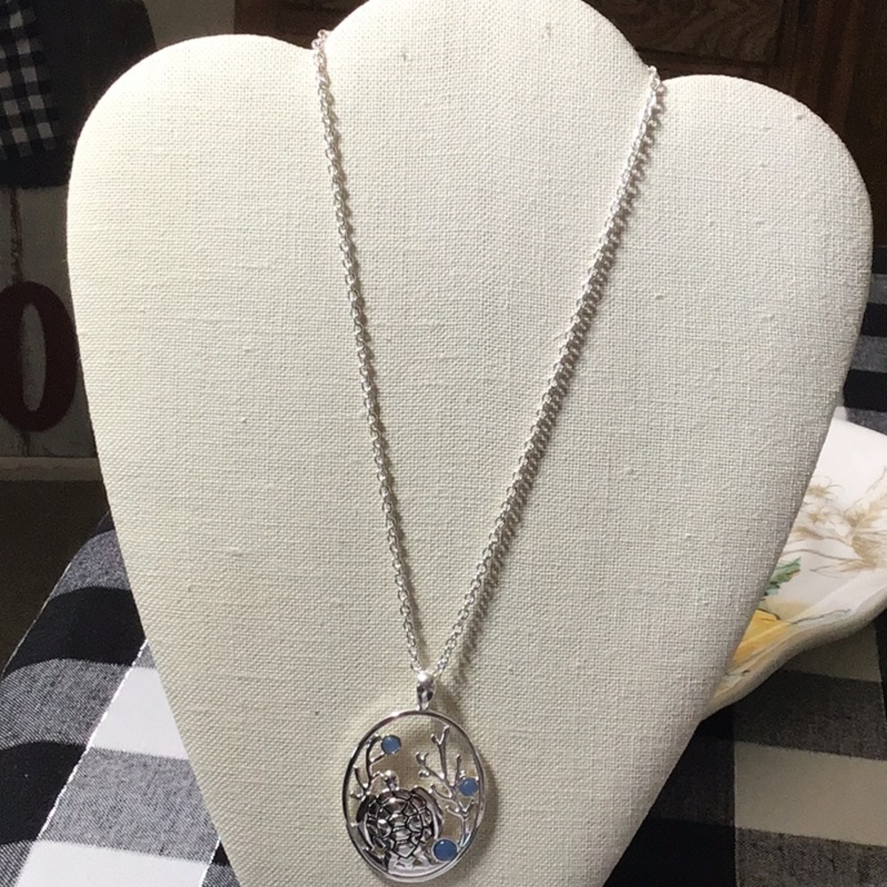 Necklace Turtle - image 1